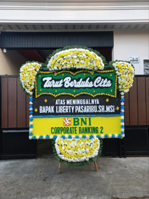 Papan Bunga Duka di Mangoli Utara