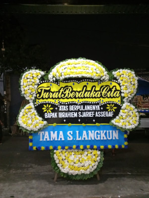 Papan Bunga Duka di Mangoli Utara