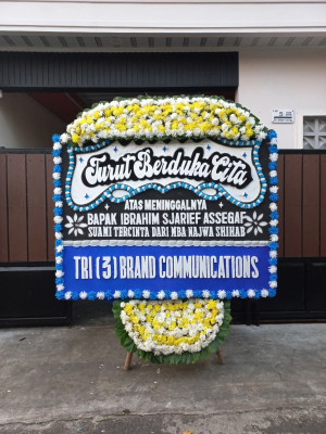 Papan Bunga Duka di Mangoli Utara